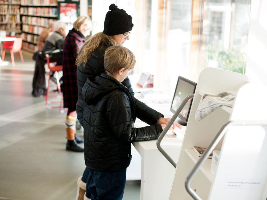 Selvbetjeningsautomat på Vangede Bibliotek