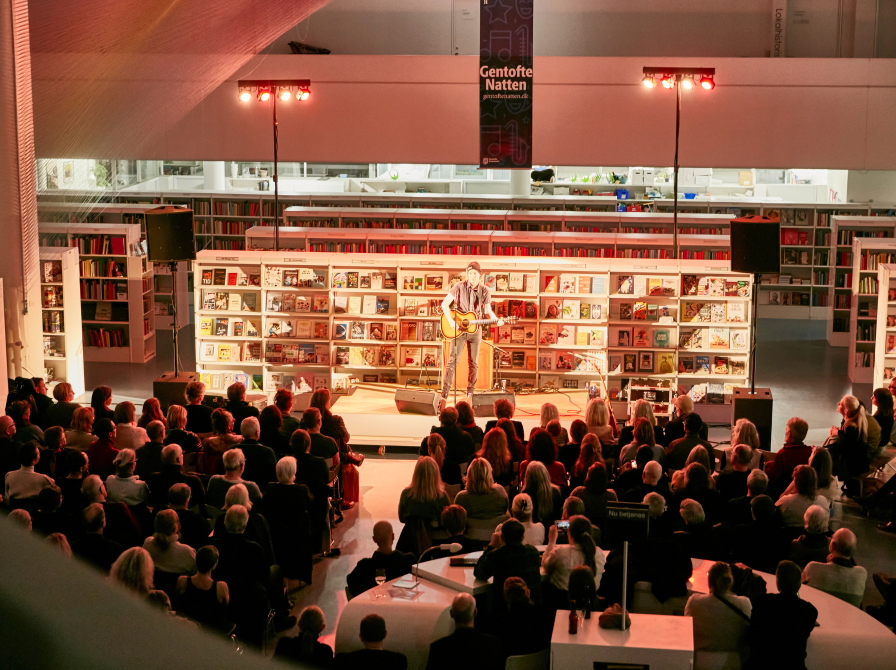 Jens Unmack på Gentofte Hovedbibliotek til GentofteNatten 2024